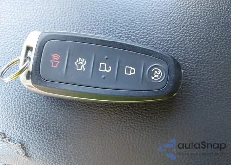 2017 Ford Escape Titanium z USA, uszkodzony, nr VIN 1FMCU0J97HUC92616